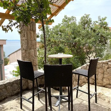 Bistro More, Drage Apartman *